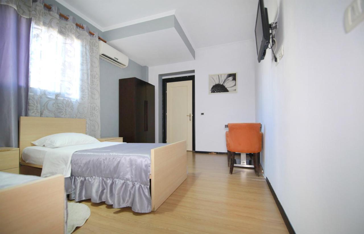 Hotel Eagle Tirana Exterior foto